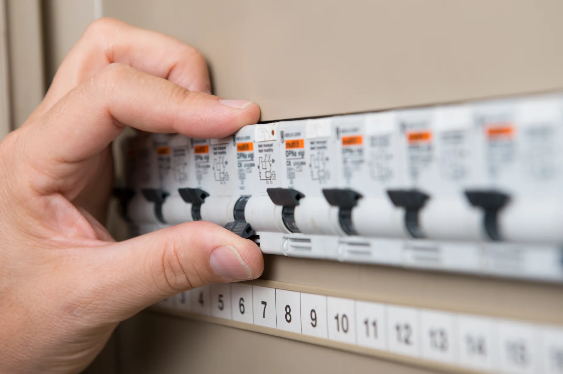 Electrician Cooranbong, licensed electricians serving Cooranbong